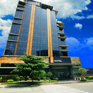 The B Hotel Alabang